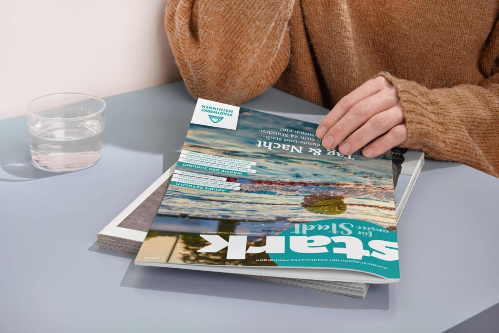 Ausgabe 1/2025 des Stadtwerke Meiningen Kundenmagazins, Canva Mockup
